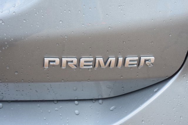 Used 2023 Chevrolet Equinox Premier w/ LPO, Floor Liner Package image 8