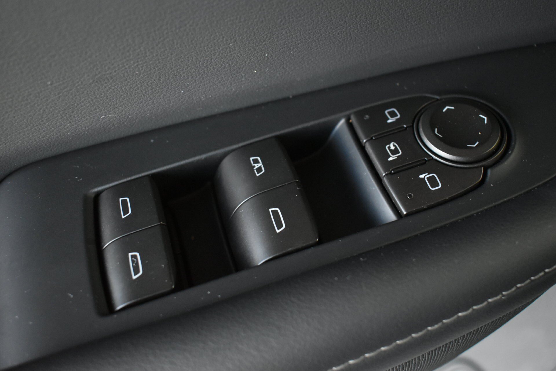 Used 2026 Buick Enclave Preferred w/ Power Package FWD image 12
