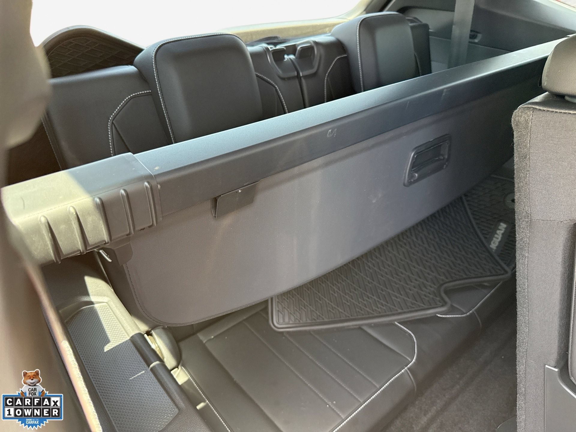 Certified 2024 Volkswagen Tiguan SE R-Line FWD image 26