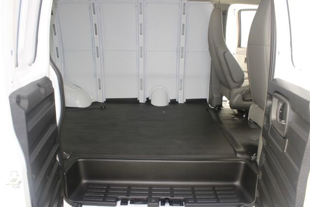 New 2026 Chevrolet Express 2500 w/ Driver Convenience Package image 15