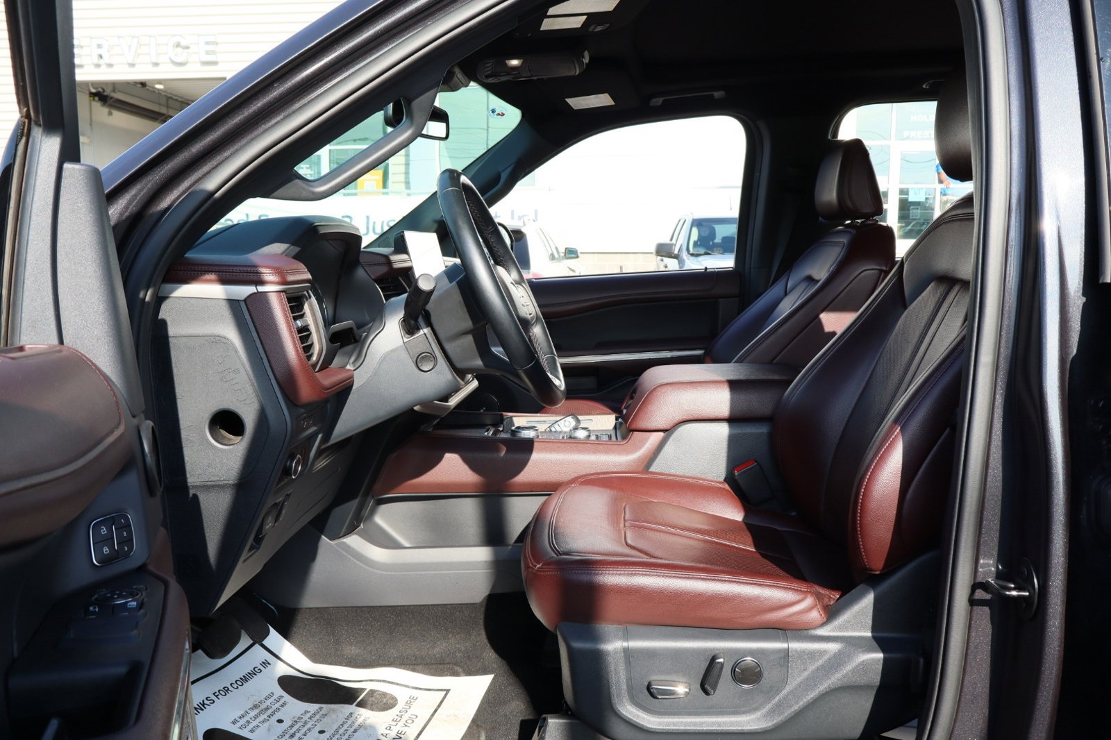 Used 2024 Ford Expedition Limited AWD/4WD image 15