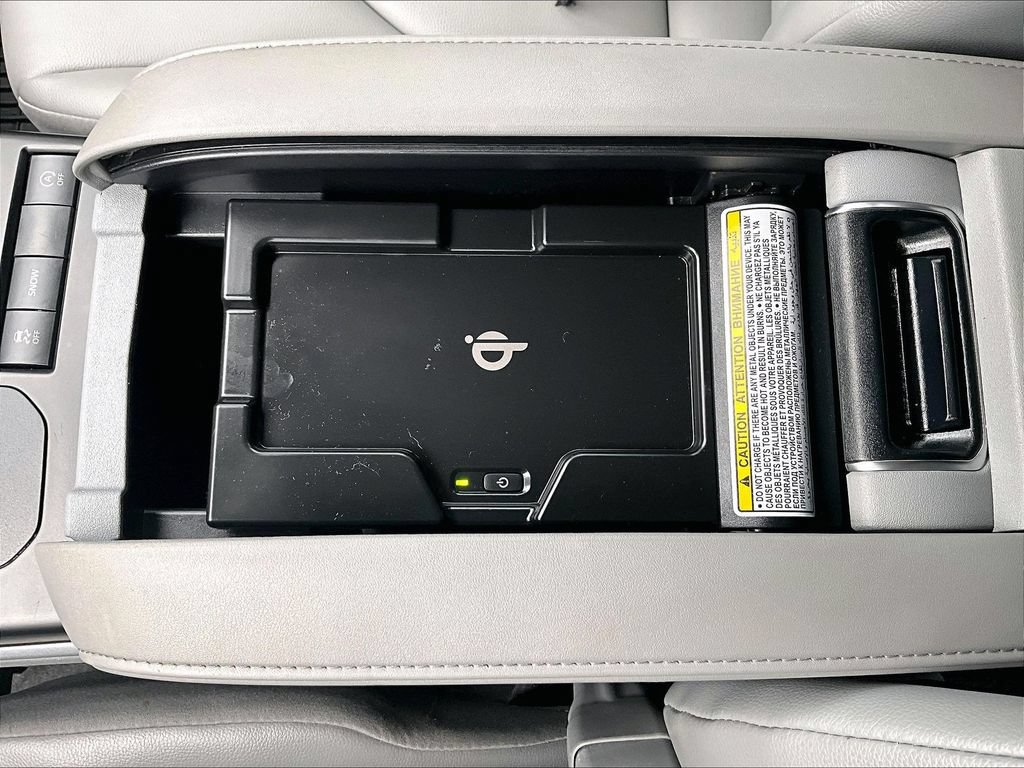 Used 2022 Toyota Highlander XLE FWD image 34