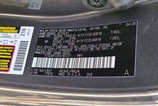 Used 2025 Toyota Sienna Platinum AWD/4WD image 24