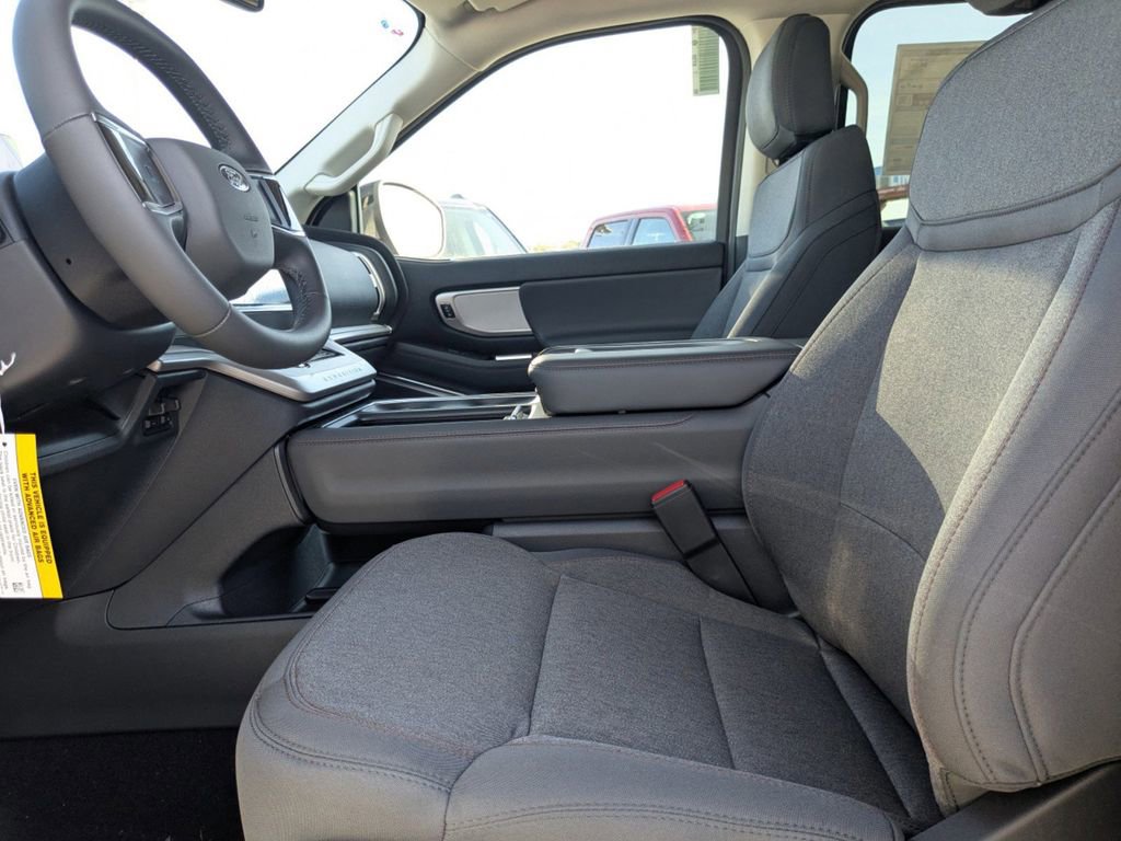 New 2025 Ford Expedition Active image 22