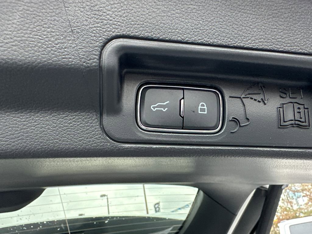 New 2026 Ford Explorer Platinum image 19