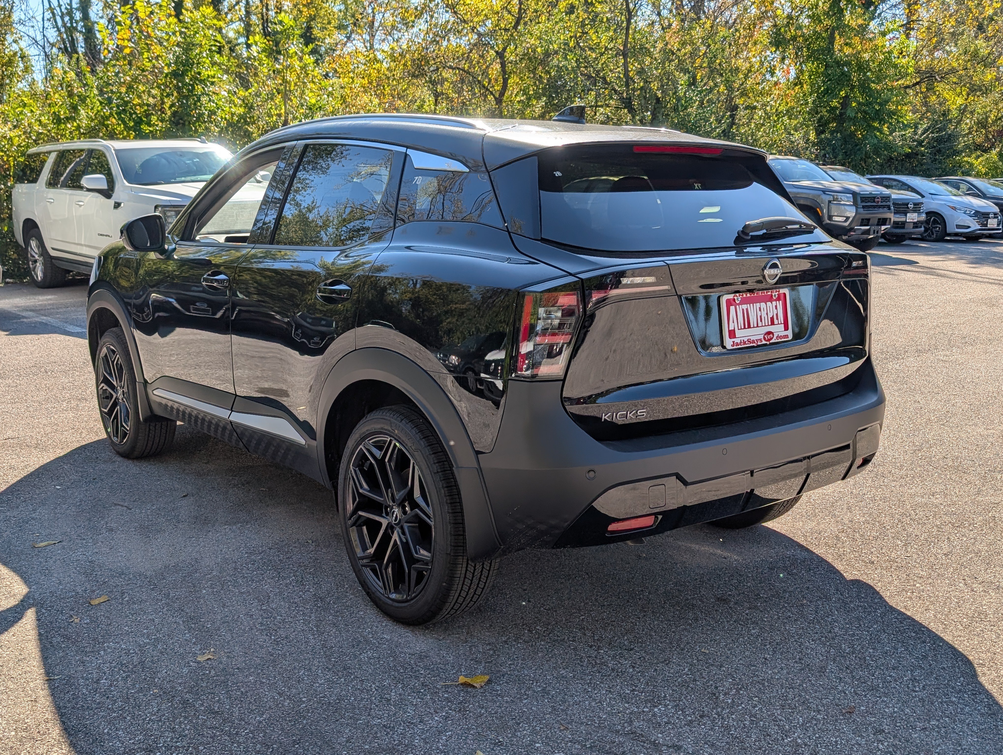 New 2027 Nissan Kicks SR FWD image 5