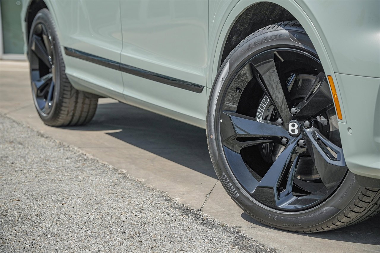 New 2025 Bentley Bentayga Extended Wheelbase image 6
