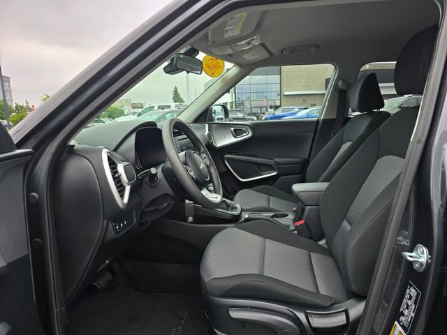 Certified 2025 Kia Soul LX w/ LX Technology Package FWD image 22