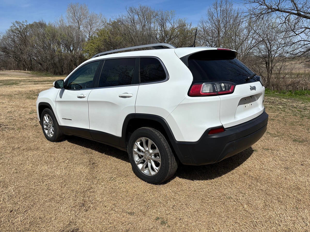 Used 2019 Jeep Cherokee Latitude w/ Popular Appearance Group image 7