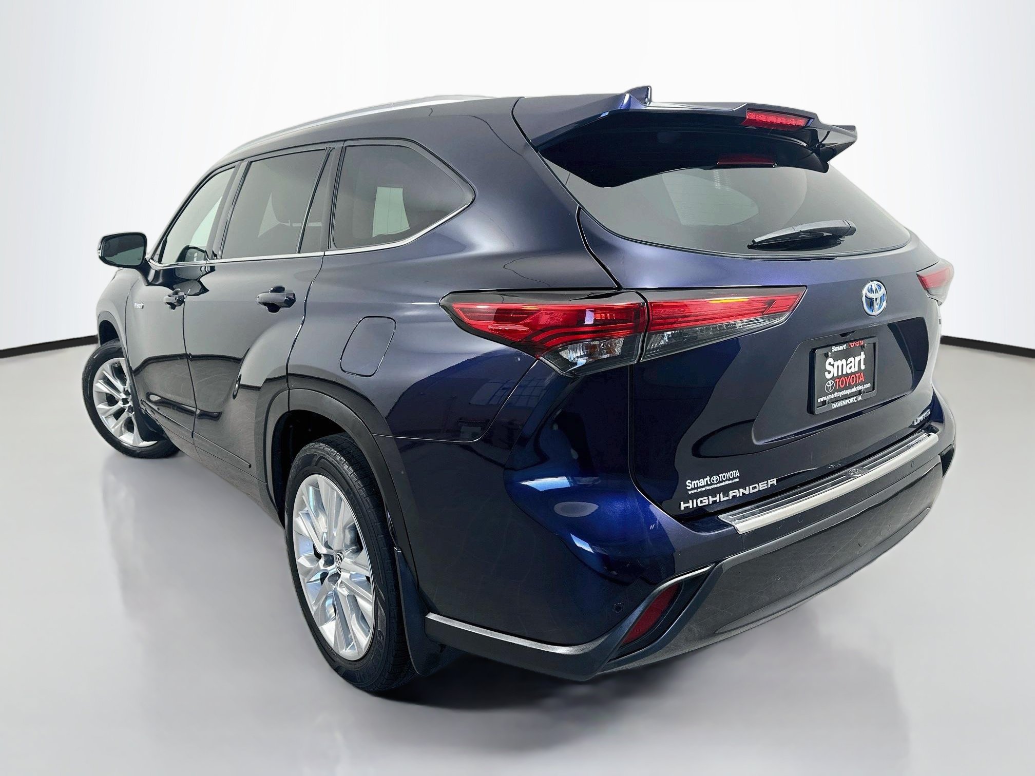 Certified 2020 Toyota Highlander Limited w/ Protection Package #3 AWD/4WD image 5
