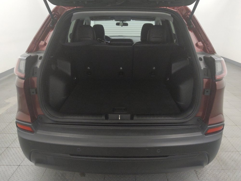Used 2019 Jeep Cherokee Latitude Plus FWD image 29