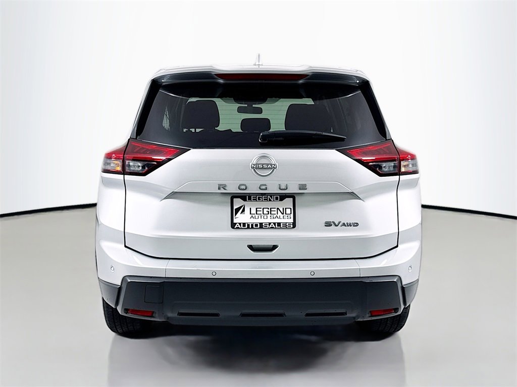 Used 2024 Nissan Rogue SV image 8