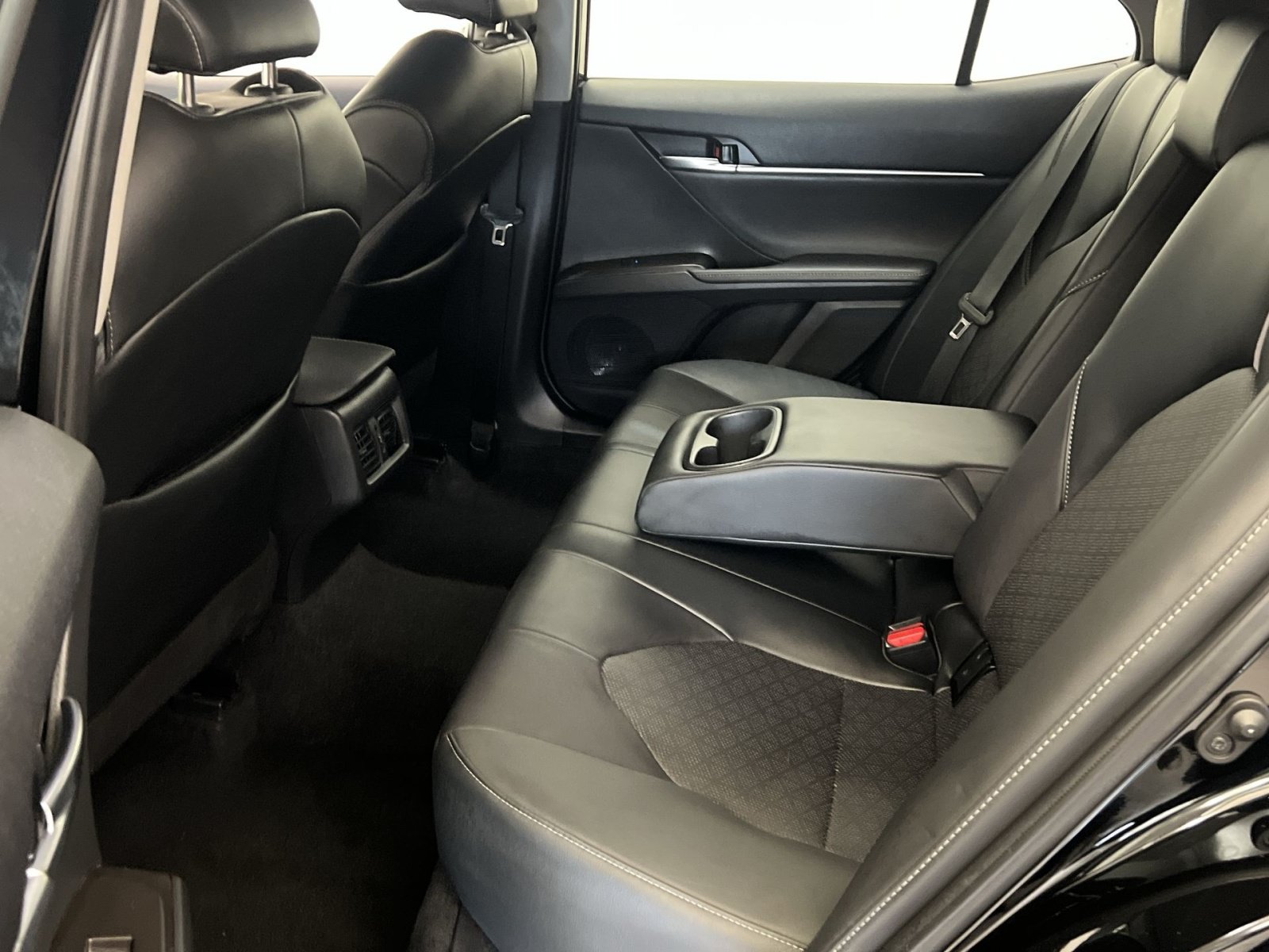 Used 2024 Toyota Camry XSE FWD image 23