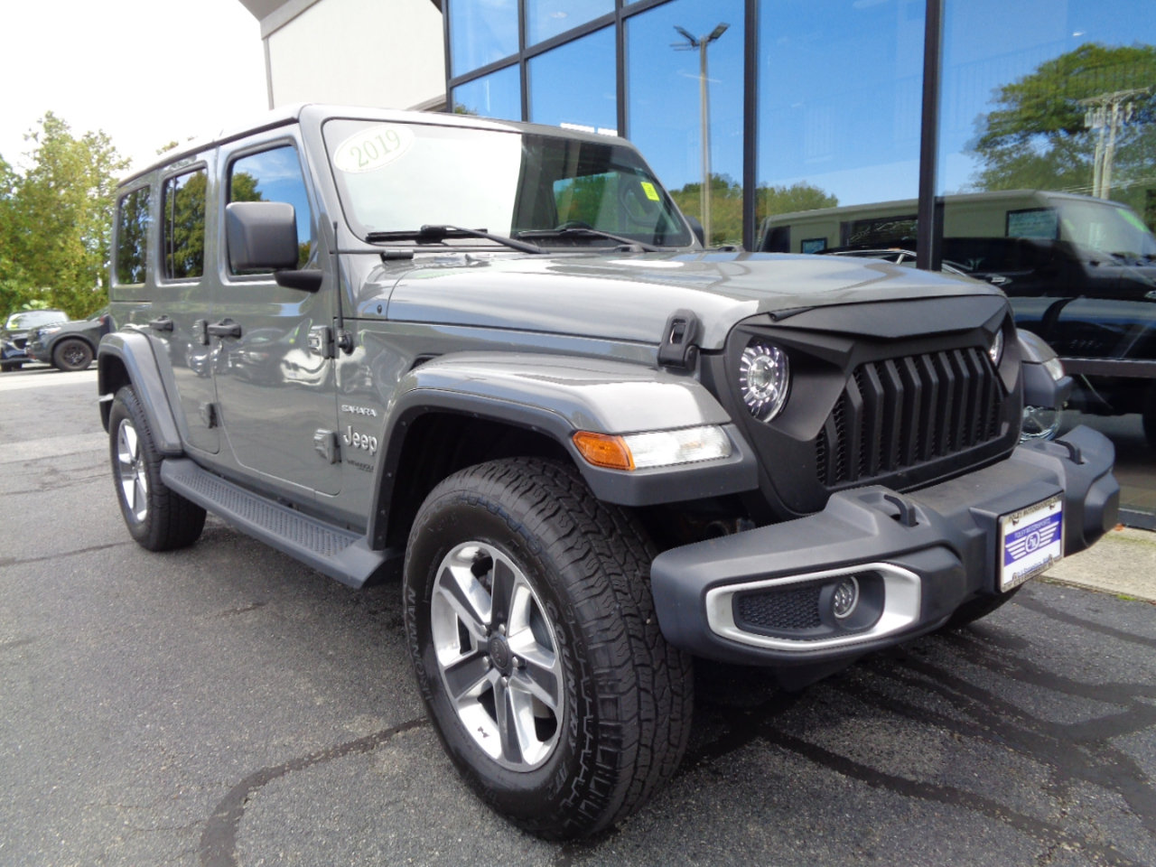 Used 2019 Jeep Wrangler Unlimited Sahara w/ Dual Top Group image 3