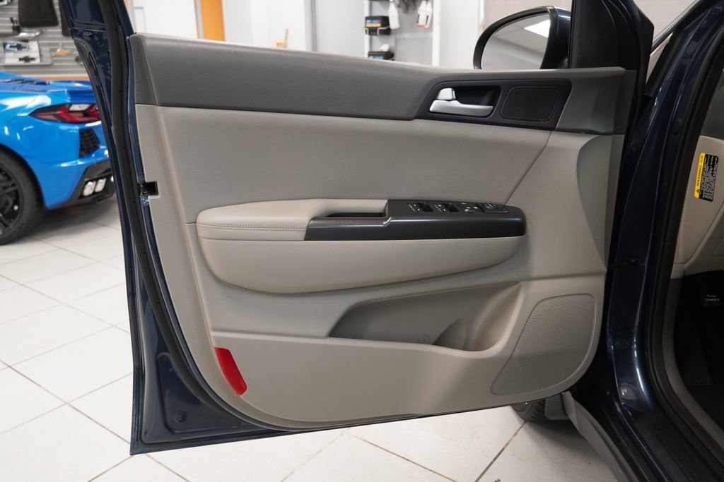 Used 2017 Kia Sportage EX image 5