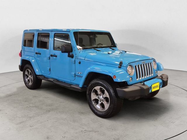 Used 2017 Jeep Wrangler Unlimited Sahara w/ Connectivity Group AWD/4WD image 3
