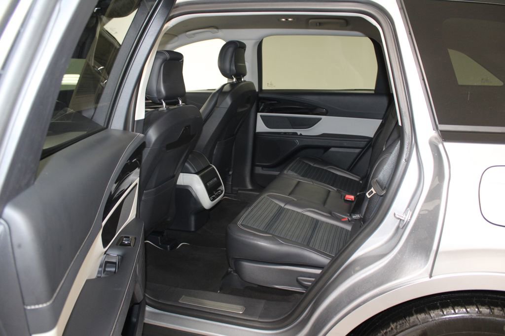 Used 2024 Lincoln Nautilus Reserve image 27