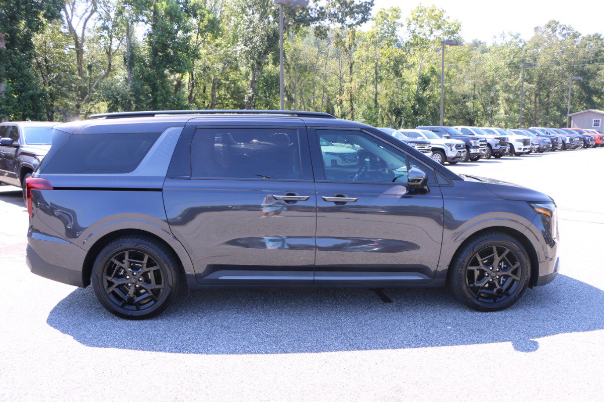 Used 2025 Kia Carnival SX Prestige FWD image 9