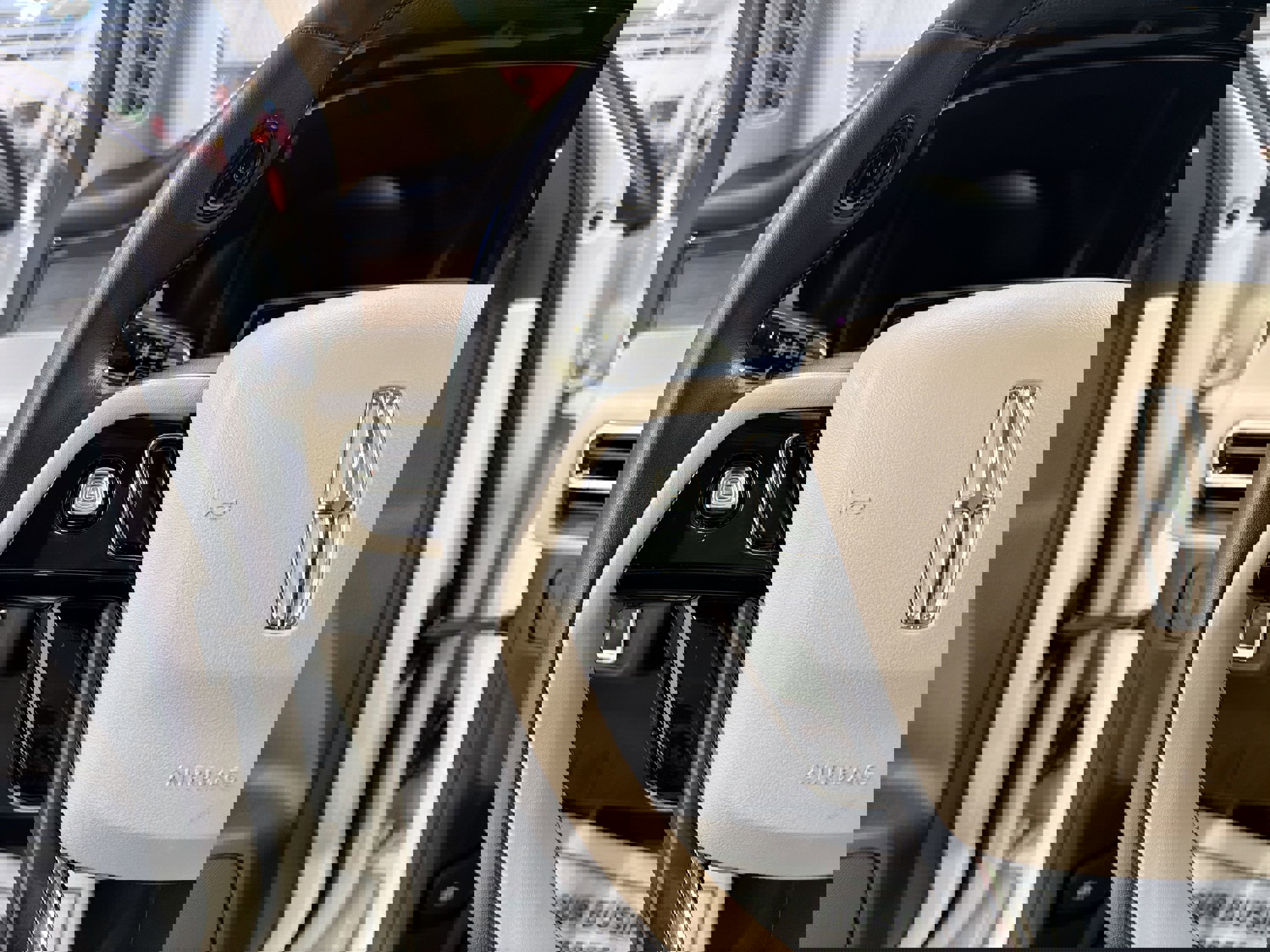 Used 2025 Lincoln Corsair Reserve w/ Equipment Group 202A image 14