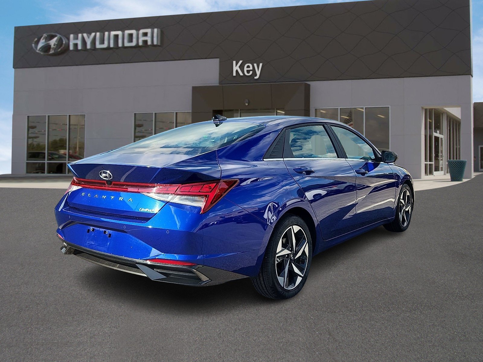Certified 2023 Hyundai Elantra Limited w/ Cargo Package FWD image 4