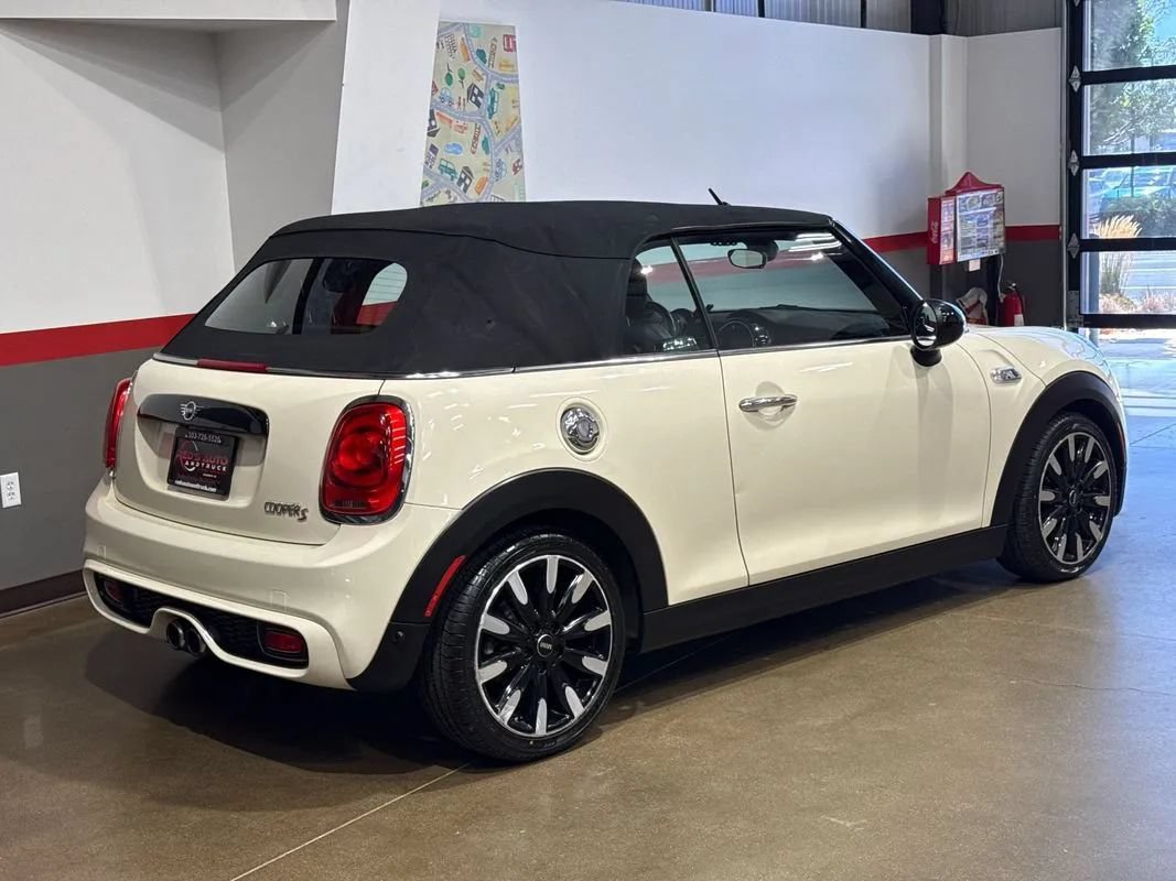 Used 2019 MINI Cooper S w/ Signature Upholstery Package FWD image 27