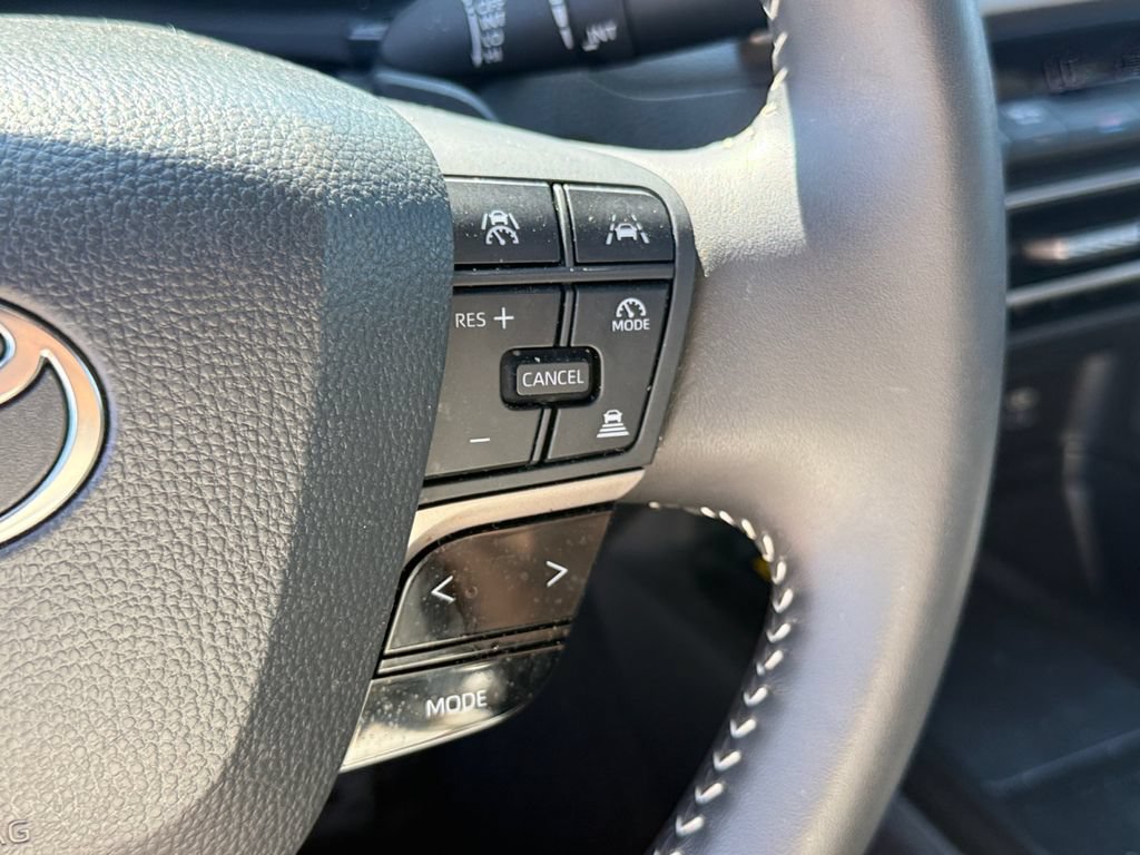 Used 2026 Toyota Camry SE FWD image 17