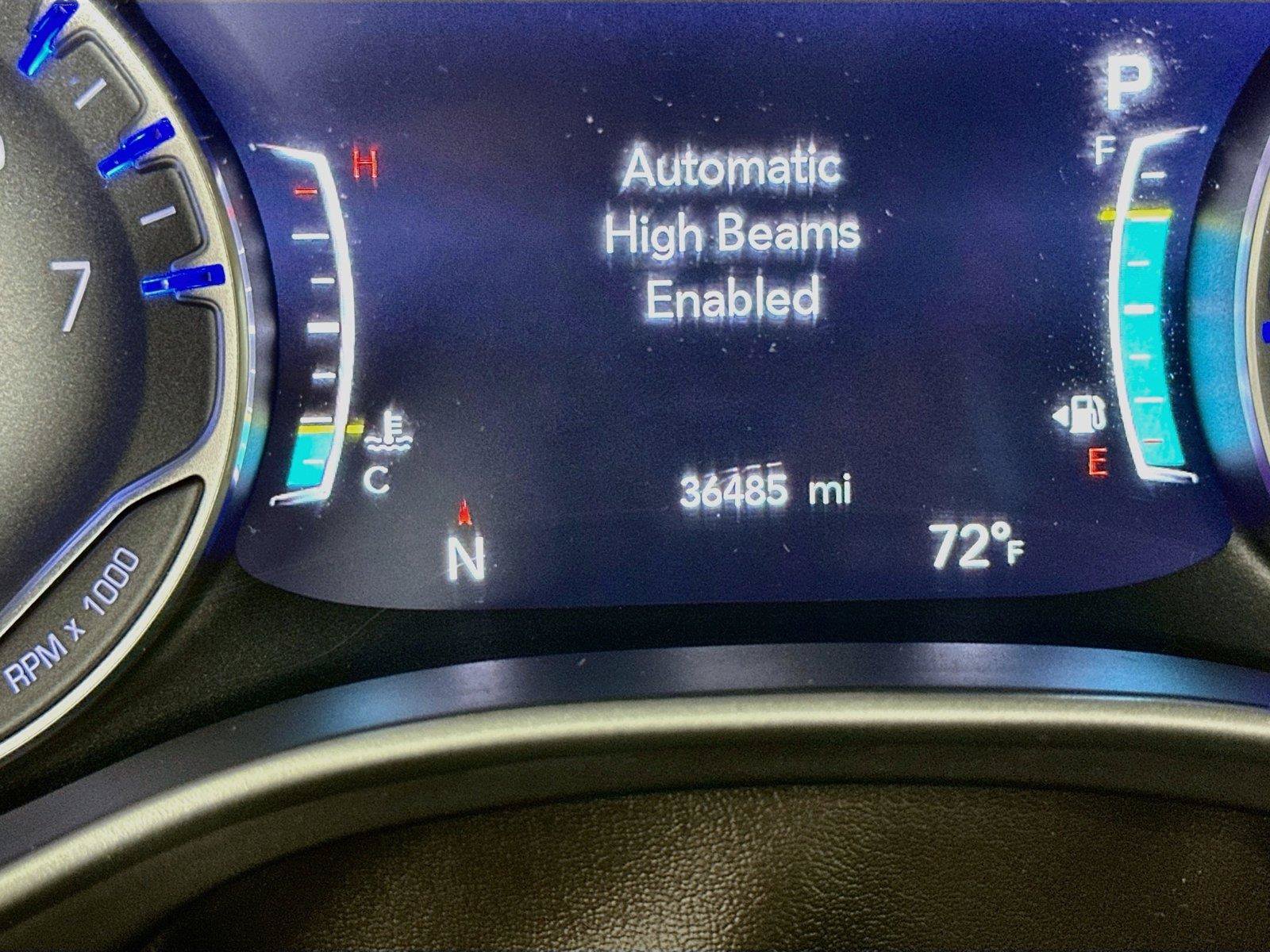 Used 2018 Chrysler Pacifica Touring-L w/ Advanced Safetytec Group FWD image 19