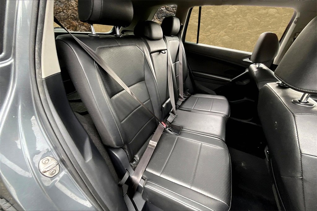 Used 2020 Volkswagen Tiguan SE R-Line image 23