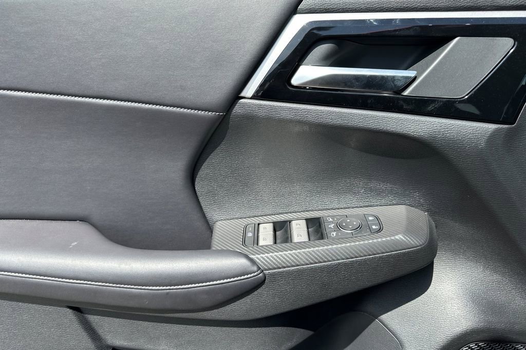 Used 2025 Mitsubishi Outlander SE AWD/4WD image 11