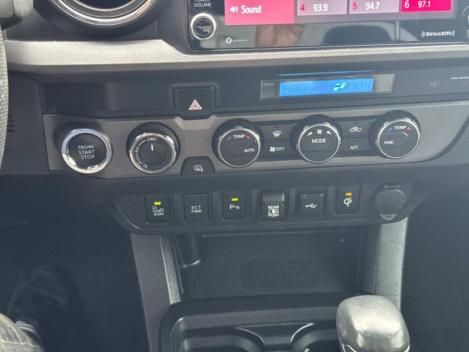 Used 2021 Toyota Tacoma TRD Off-Road w/ Technology Package image 34