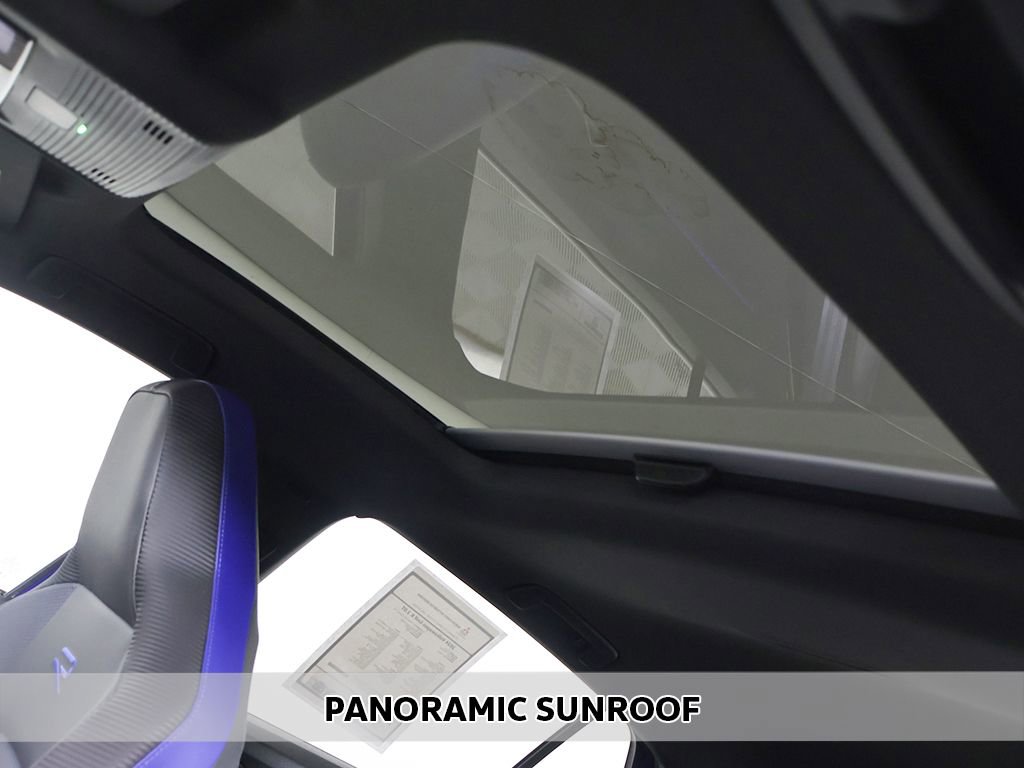 Used 2024 Volkswagen Golf R AWD/4WD image 4