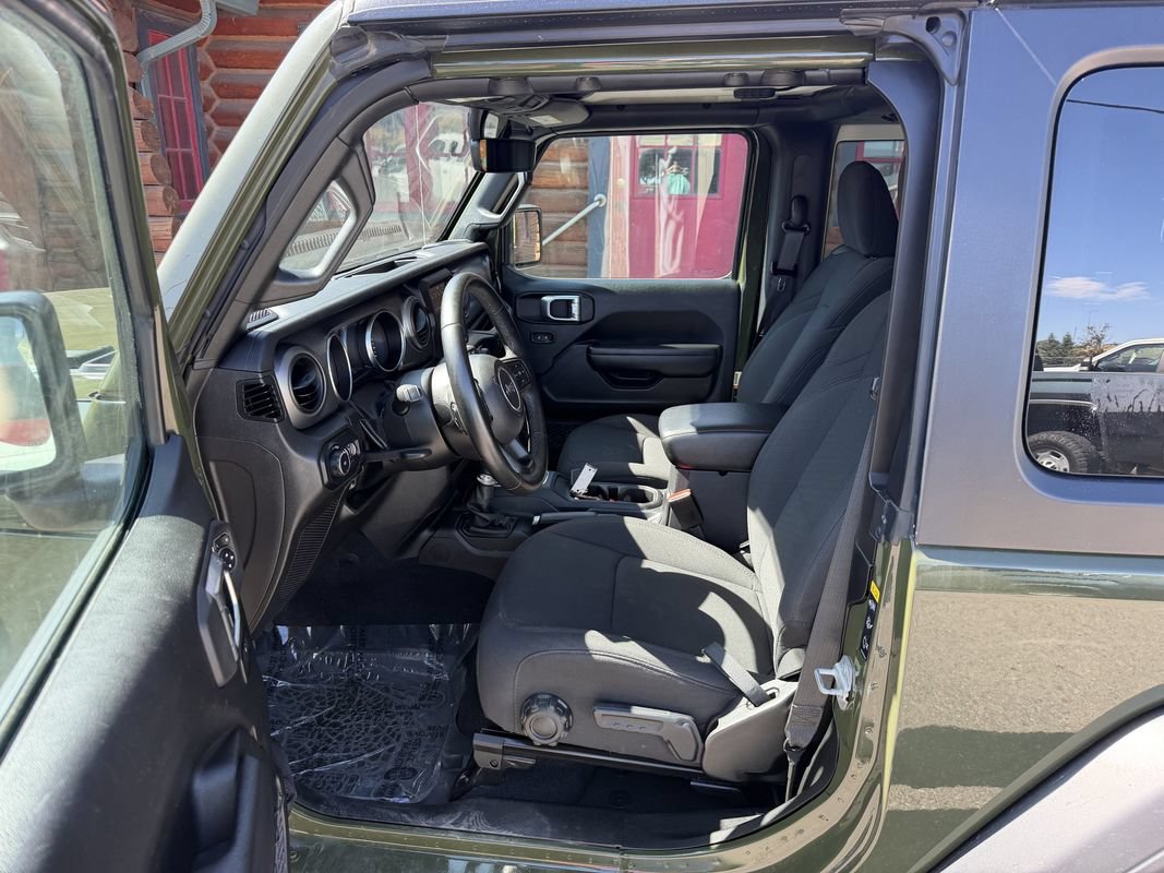 Used 2022 Jeep Wrangler Sport AWD/4WD image 7