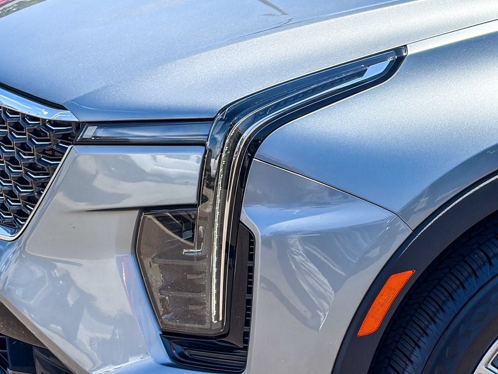 Certified 2024 Cadillac XT4 Premium Luxury FWD image 2