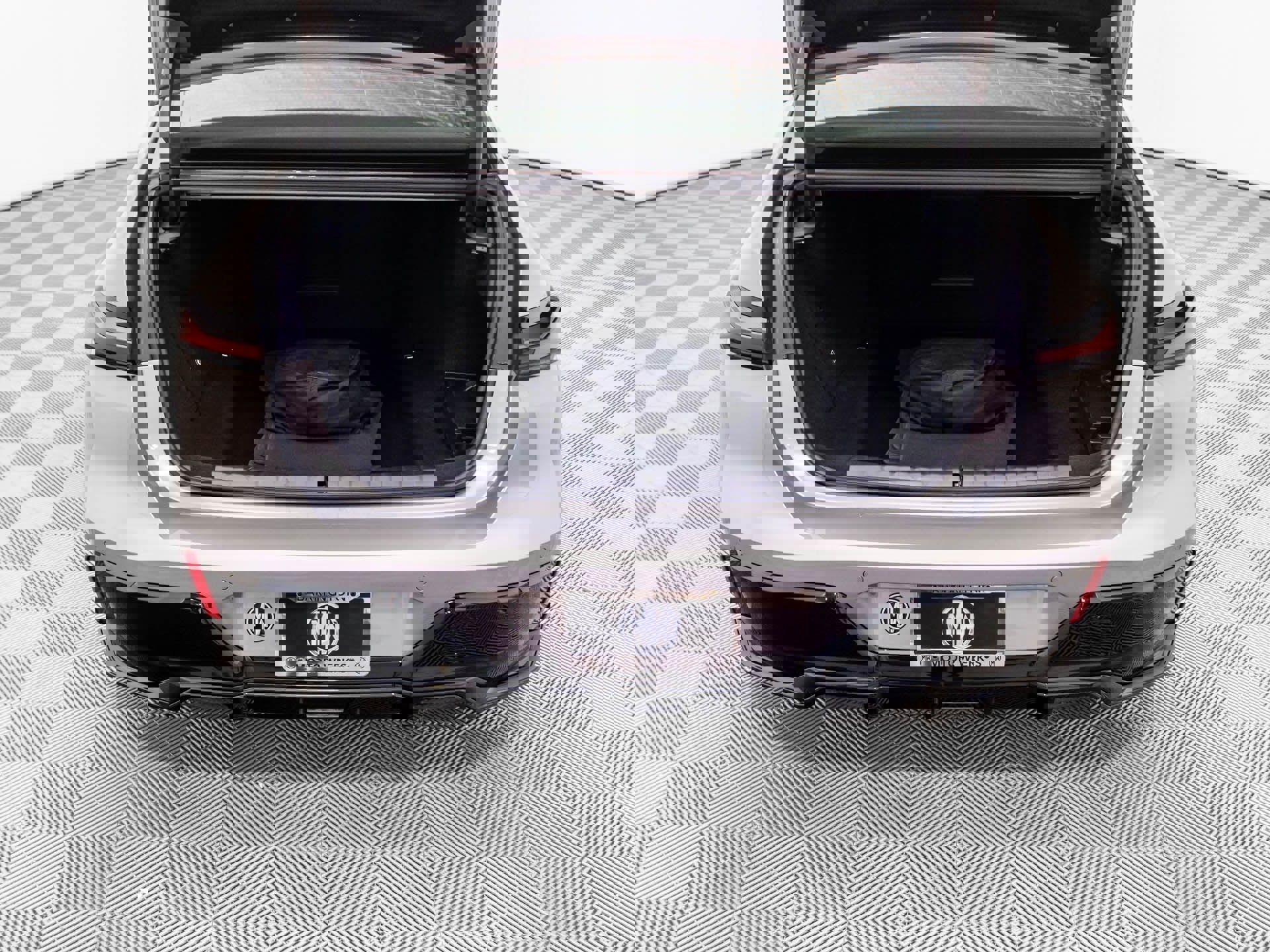 New 2026 BMW 750e xDrive w/ Executive Package image 42