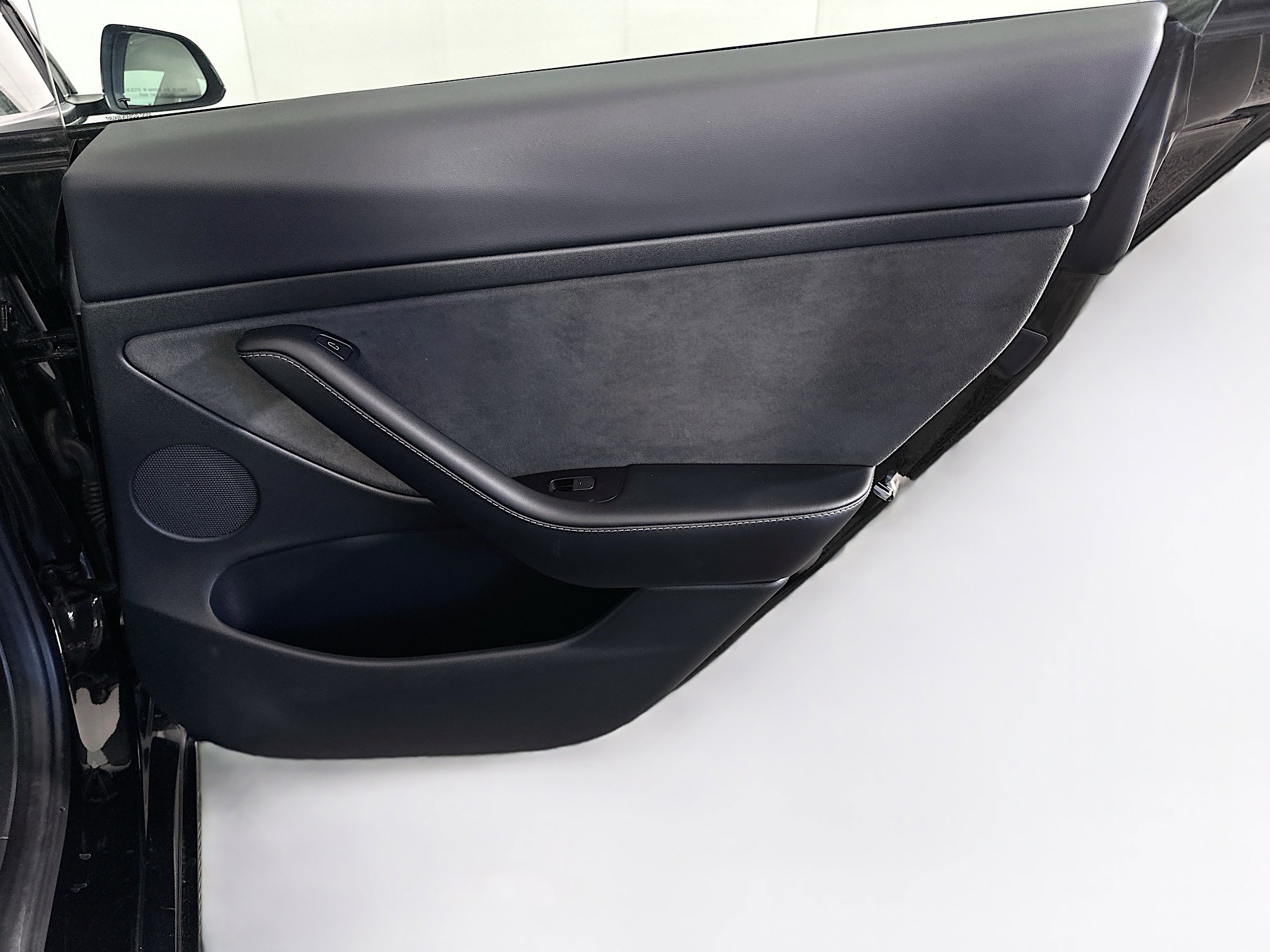 Used 2023 Tesla Model 3 Standard Range image 30