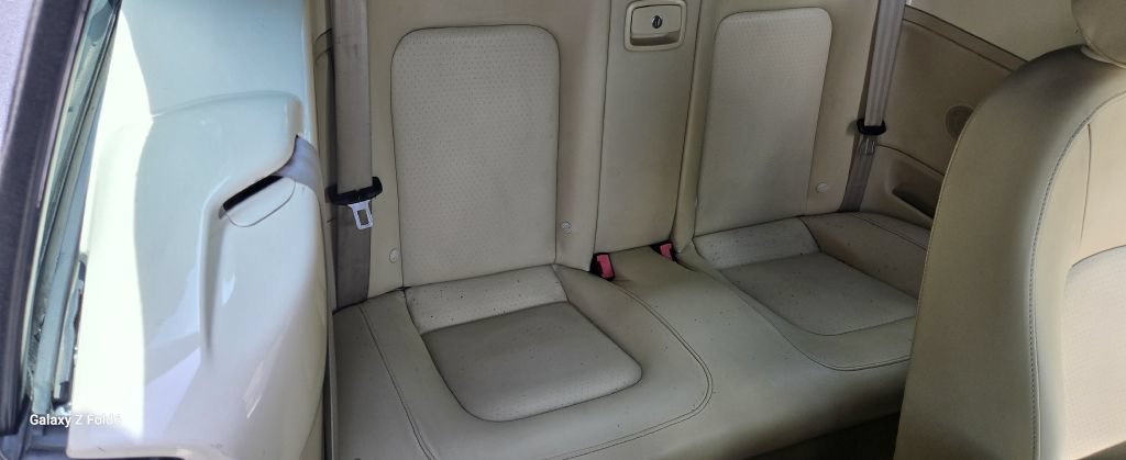 Used 2010 Volkswagen Beetle Convertible FWD image 9