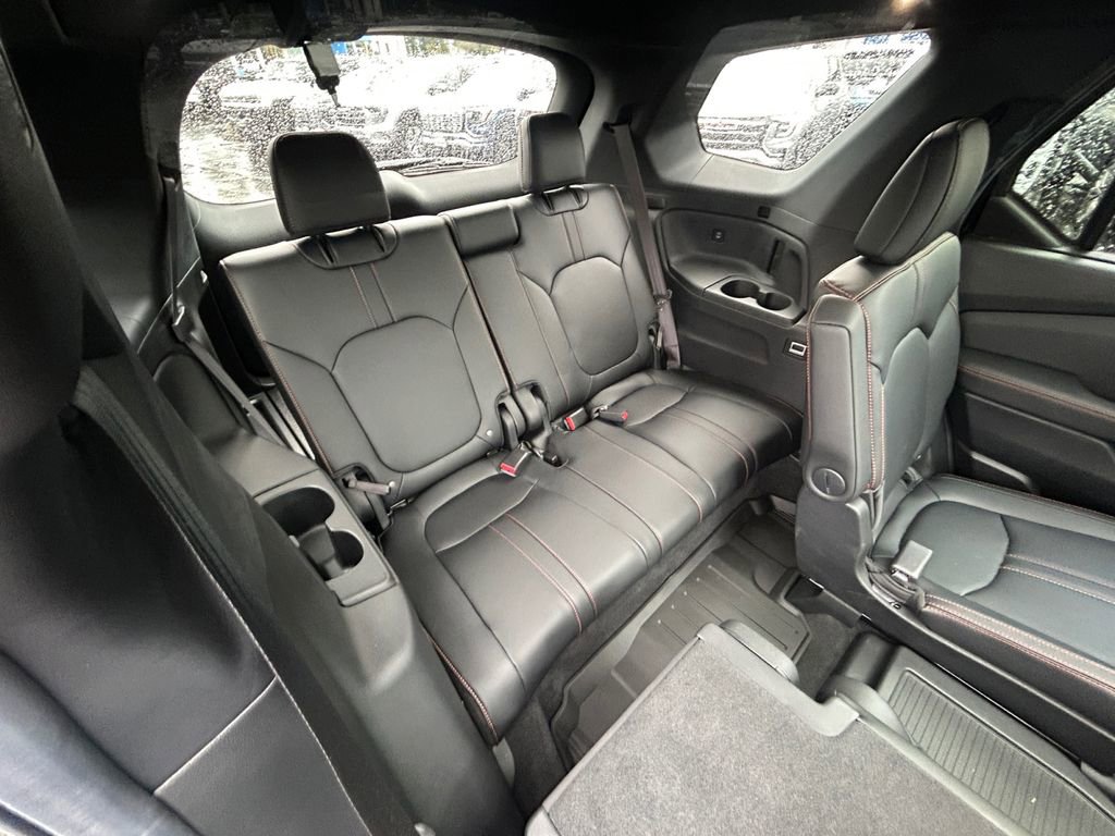 Used 2025 Honda Pilot TrailSport image 35