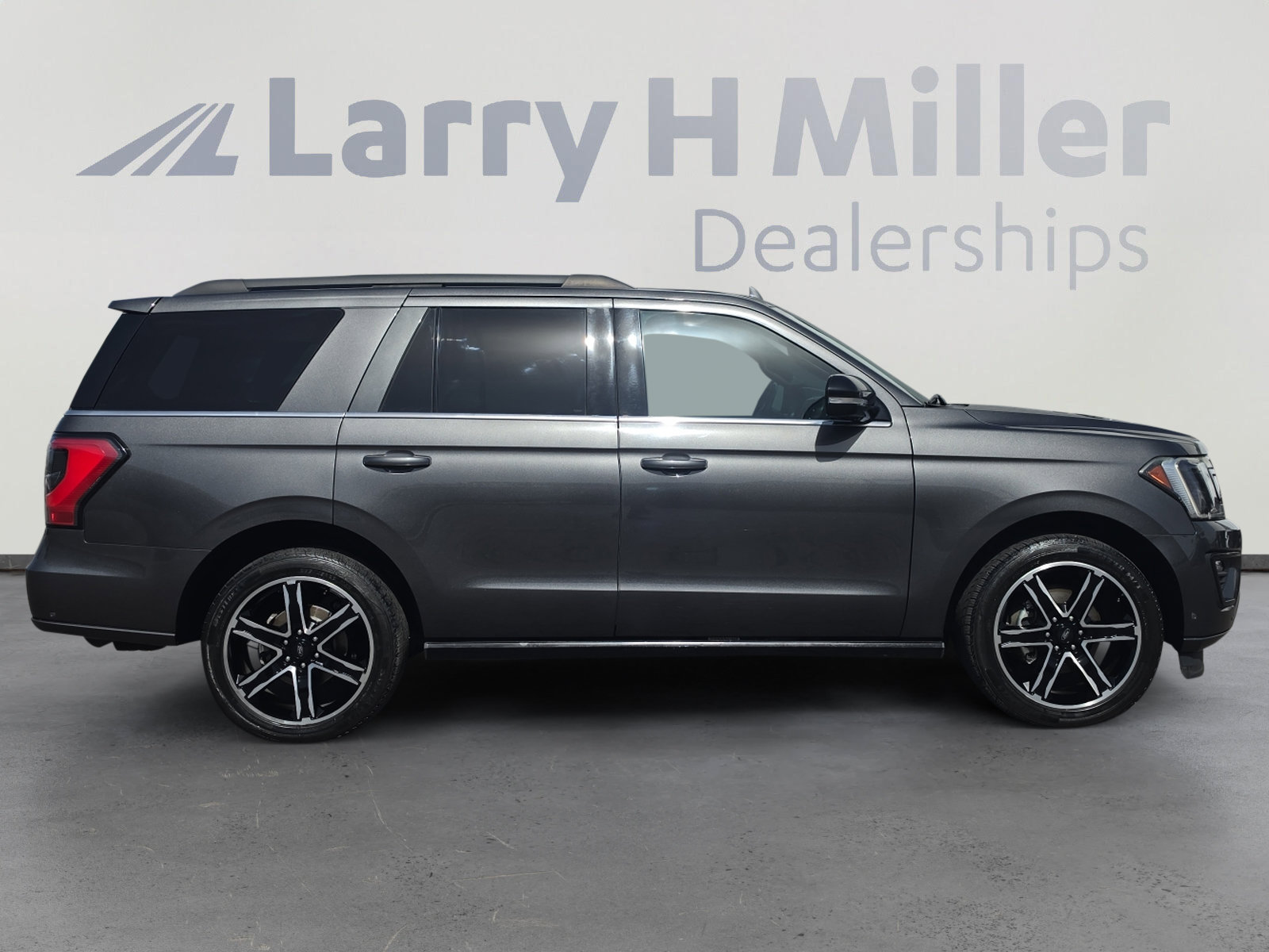 Used 2019 Ford Expedition Limited w/ Equipment Group 303A RWD image 6