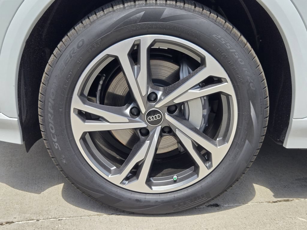 New 2027 Audi Q6 e-tron Premium Plus AWD/4WD image 13