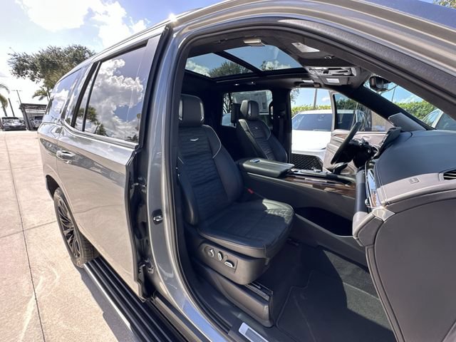 Certified 2023 Cadillac Escalade Sport Platinum w/ LPO, ONYX Package AWD/4WD image 35