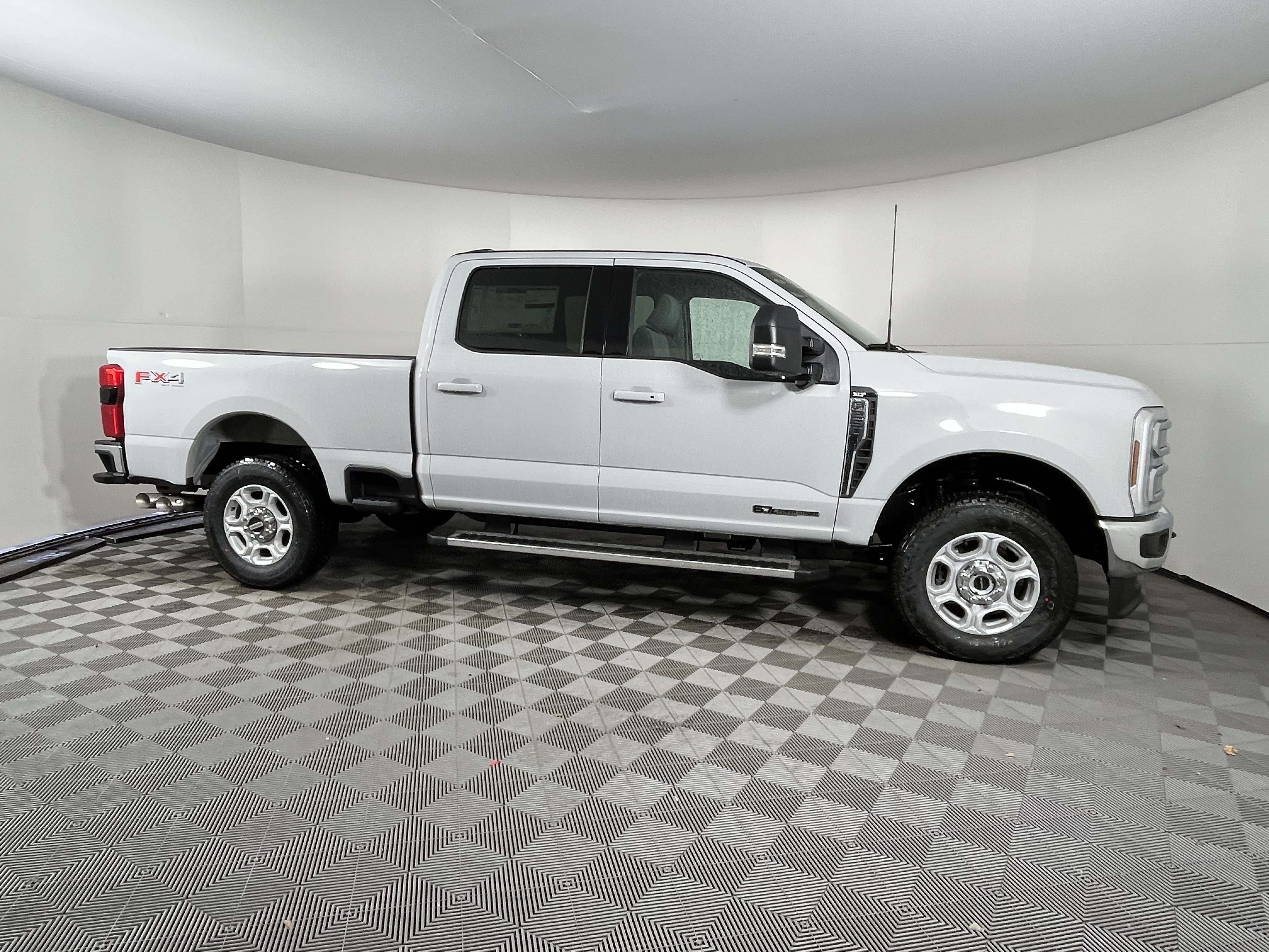 New 2026 Ford F250 XLT w/ XLT Premium Package AWD/4WD image 5