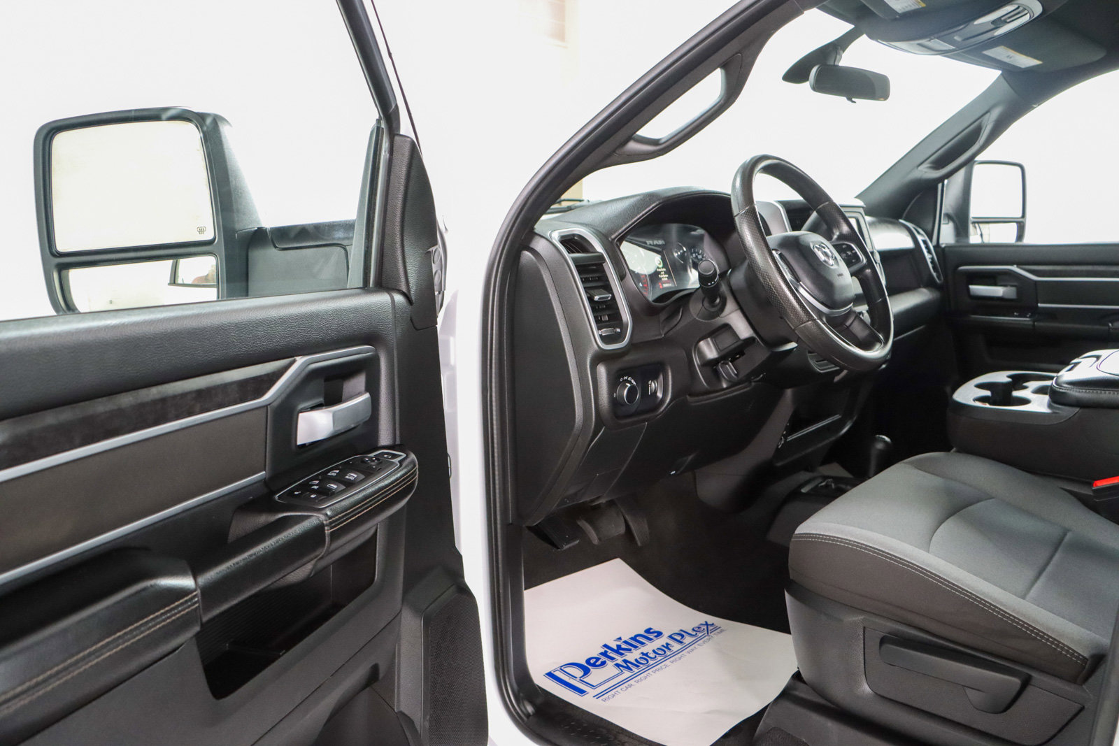 Used 2024 RAM 3500 SLT w/ Quick Order Package 2YG SLT image 3