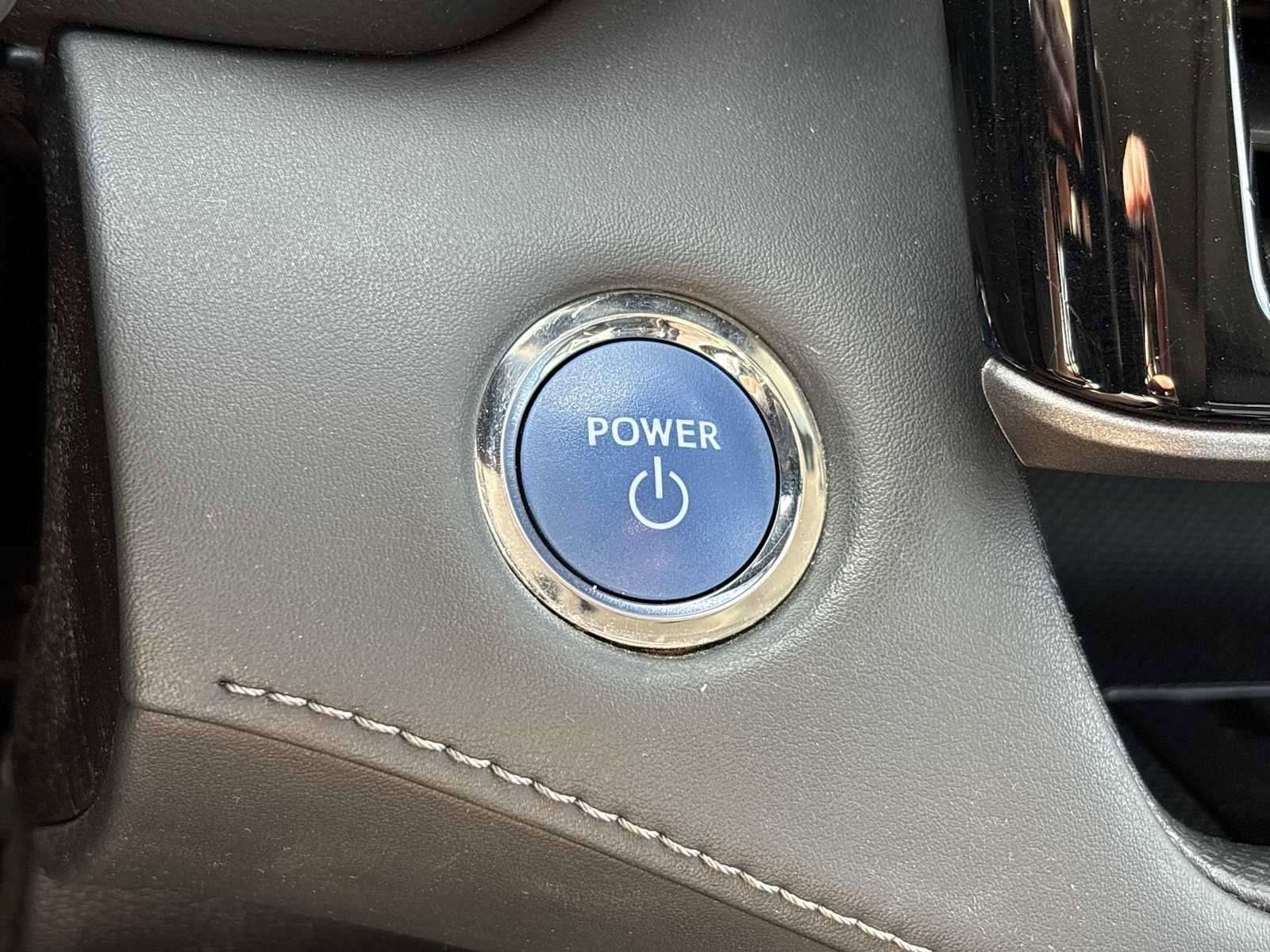 Used 2022 Toyota Highlander XLE AWD/4WD image 17