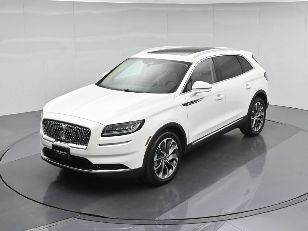 Used 2023 Lincoln Nautilus Reserve w/ Luxury Package AWD/4WD image 38