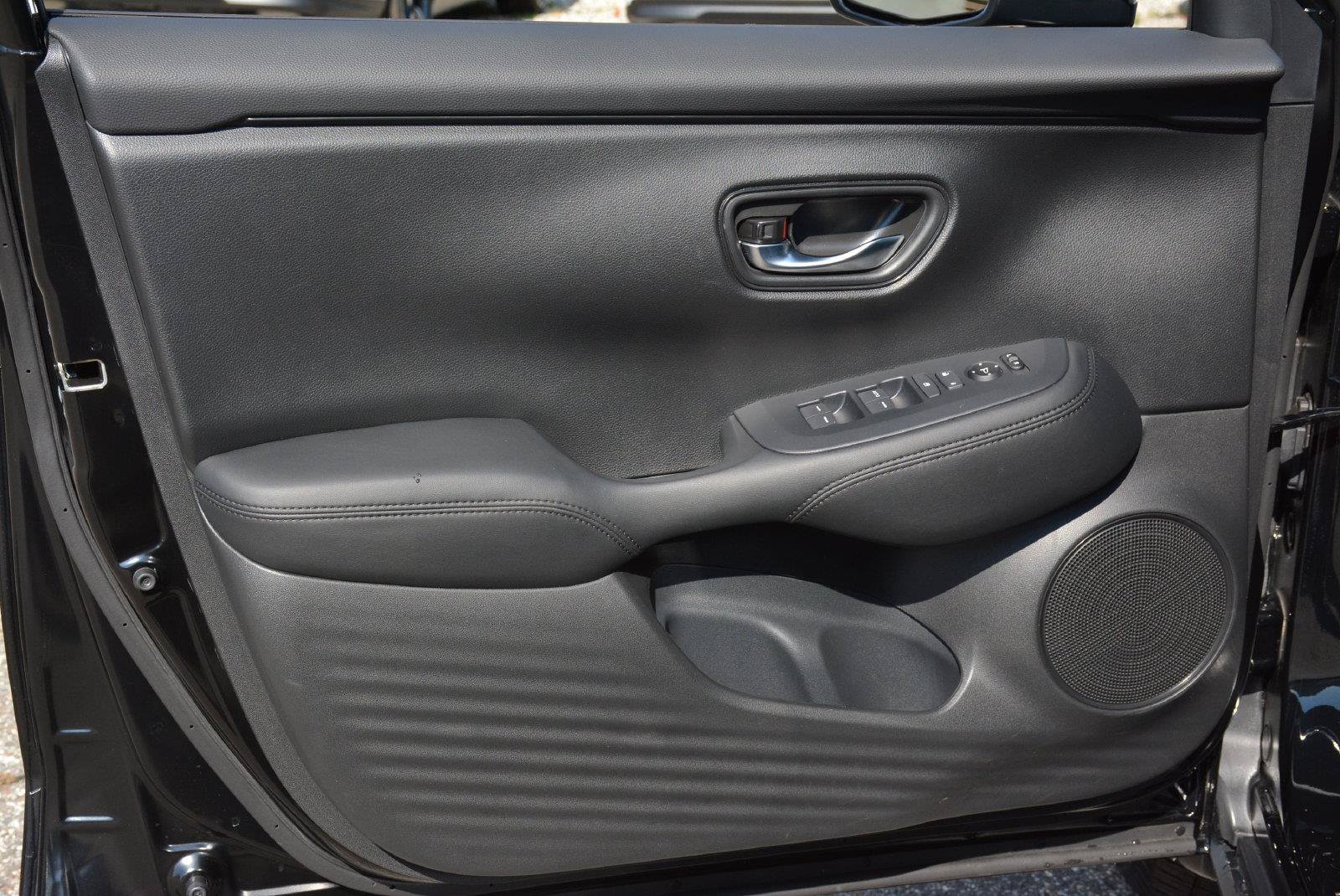Used 2027 Honda HR-V LX image 10
