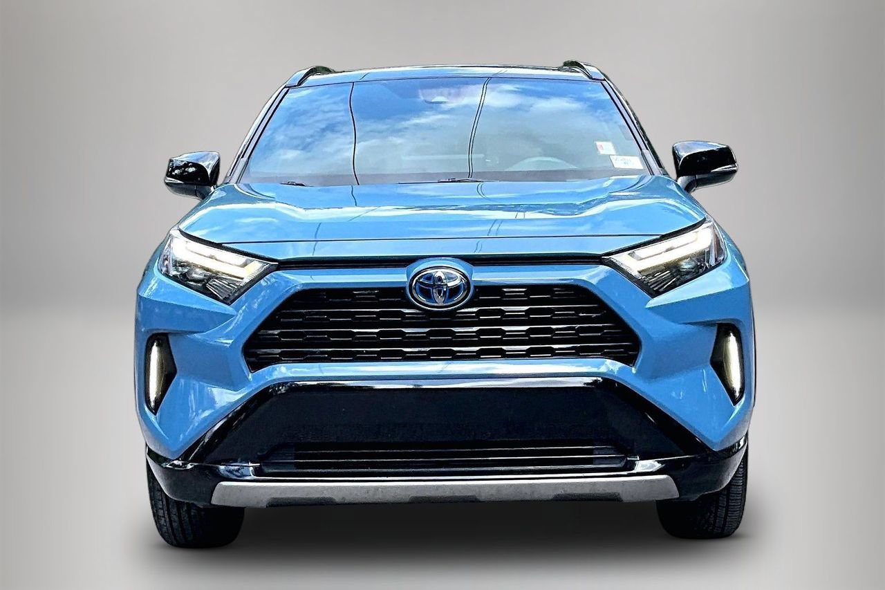 Used 2023 Toyota RAV4 XSE AWD/4WD image 3