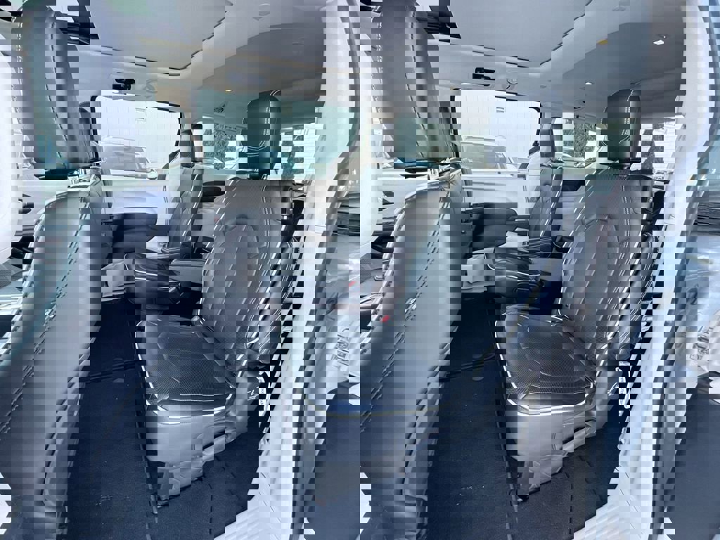 Used 2024 Chrysler Pacifica Limited image 25