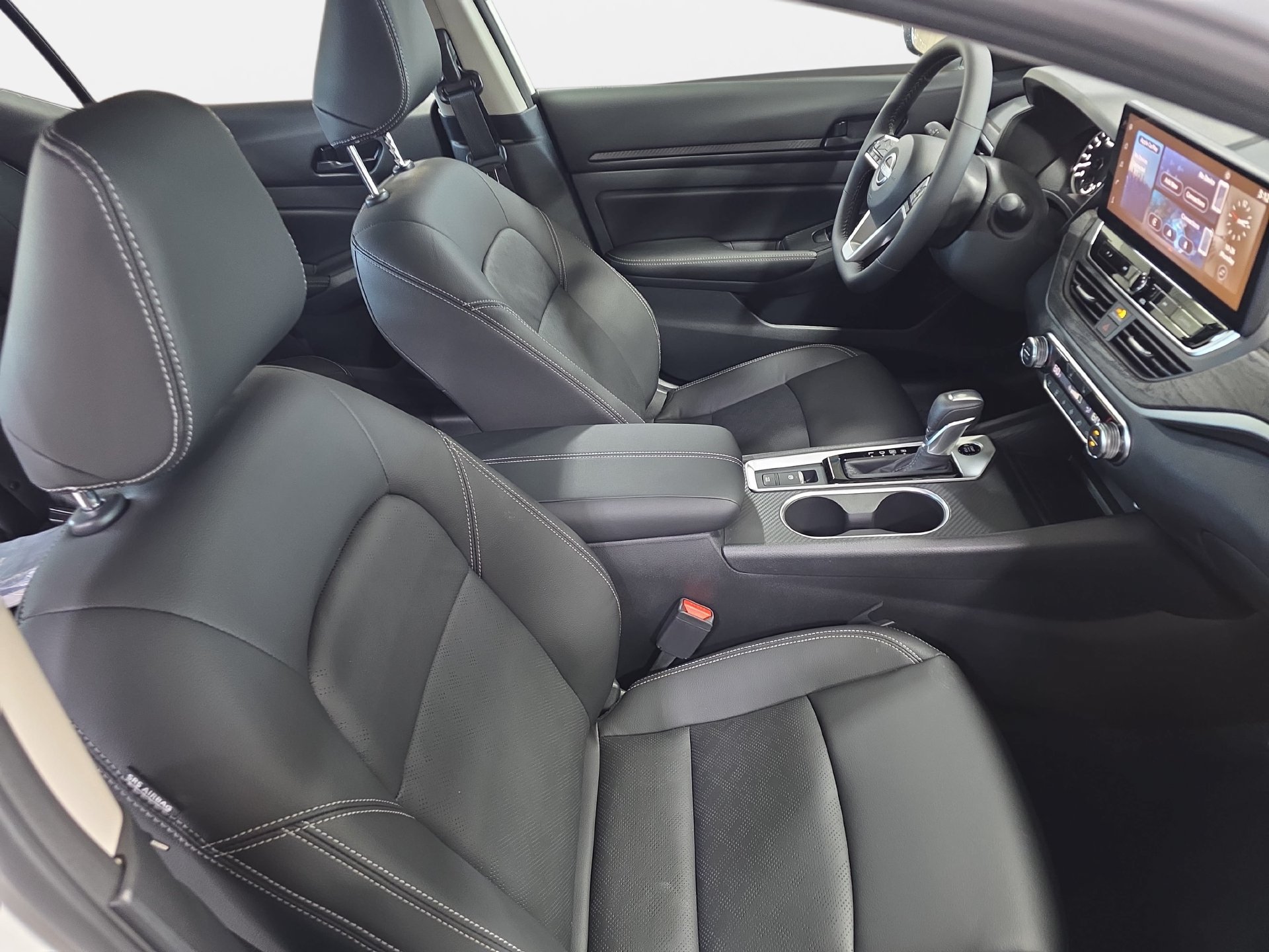 New 2027 Nissan Altima 2.5 SV FWD image 10