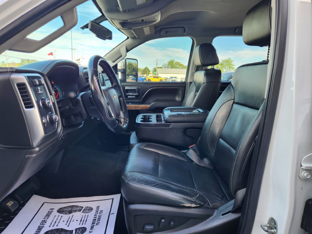 Used 2019 Chevrolet Silverado 2500 LTZ w/ Custom Sport Edition AWD/4WD image 21
