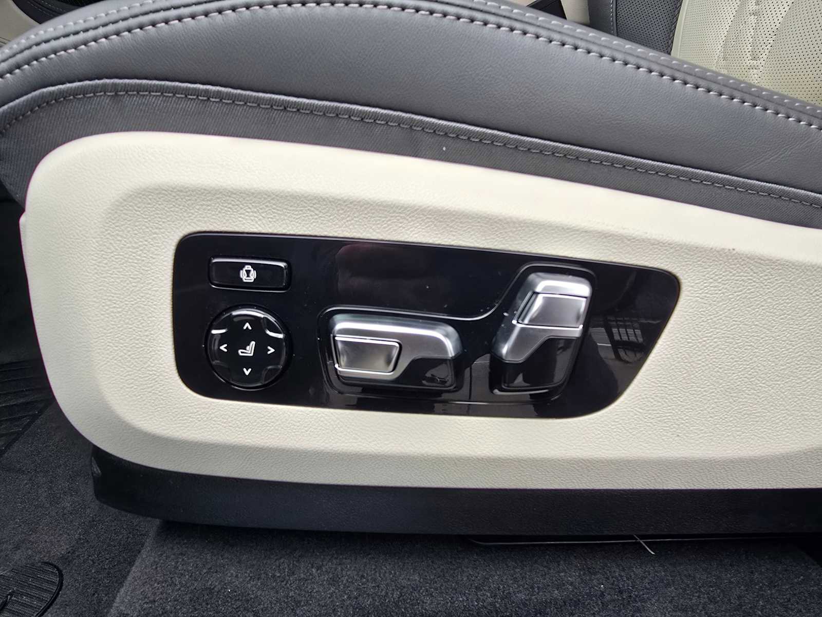 New 2026 BMW ALPINA XB7 image 25